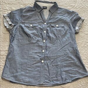 *4 for $10* Faded Glory Shirt M (8-10)